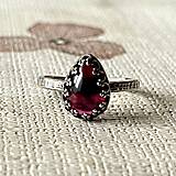 Prstene - Teardrop Garnet Rhodolite AG925 Ring / Strieborný prsteň v tvare slzy s granátom E057 - 16912420_
