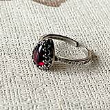 Prstene - Teardrop Garnet Rhodolite AG925 Ring / Strieborný prsteň v tvare slzy s granátom E057 - 16912423_