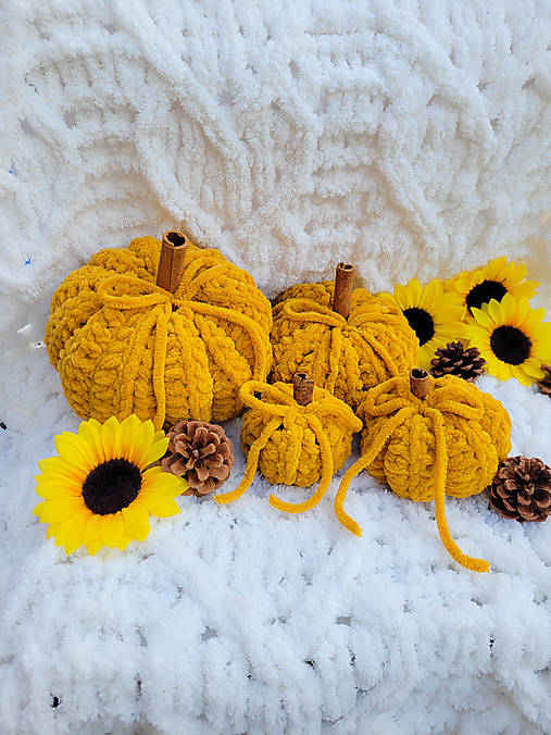 Dekorácie - Háčkovaná tekvica (15x8 - Oranžová) - 16913502_