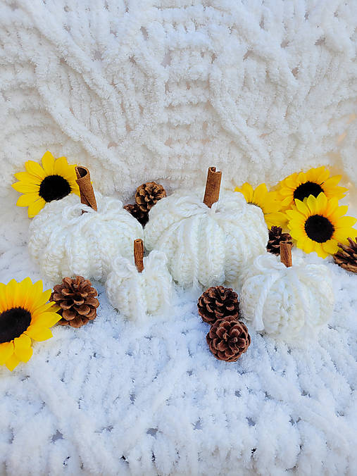 Dekorácie - Háčkovaná tekvica (10x6 - Biela) - 16913515_