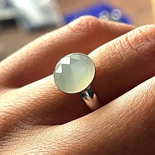 White Moonstone Ag925 Silver Ring  / Strieborný prsteň s bielym mesačným kameňom E052