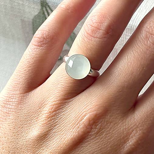 White Moonstone Ag925 Silver Ring  / Strieborný prsteň s bielym mesačným kameňom E052