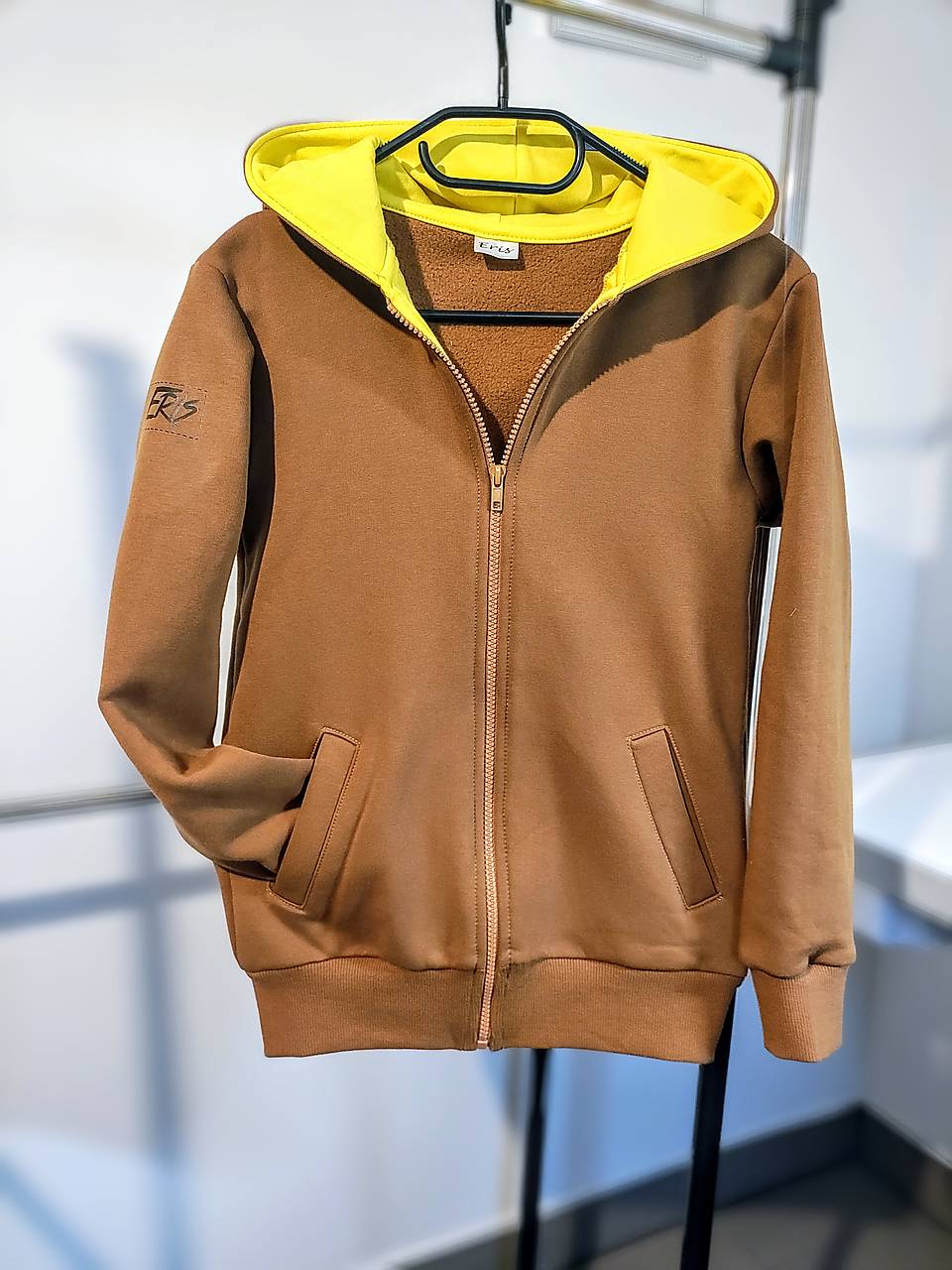 Mikina klasik HNEDÁ