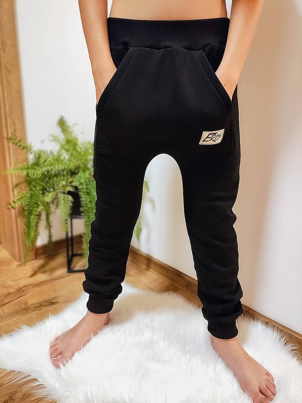 Pudláče klasik s vreckom ČIERNE