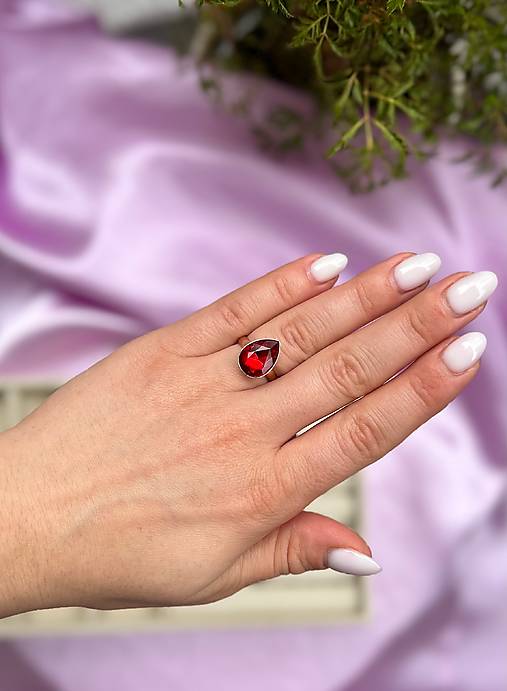 Prsteň Swarovski Element - červená (ružové zlato)