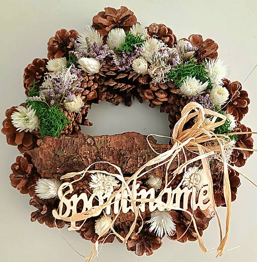 Dekorácie - Šiškový veniec na hrob (So žltým kvetom) - 16925332_