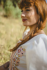 Topy, tričká, tielka - Ľanový vyšívaný crop top Vajnory - 16928807_