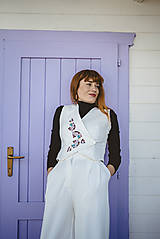 Vesty - Elegantná vyšívaná vesta - 16928831_