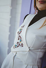 Vesty - Elegantná vyšívaná vesta - 16928835_