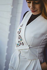 Vesty - Elegantná vyšívaná vesta - 16928839_