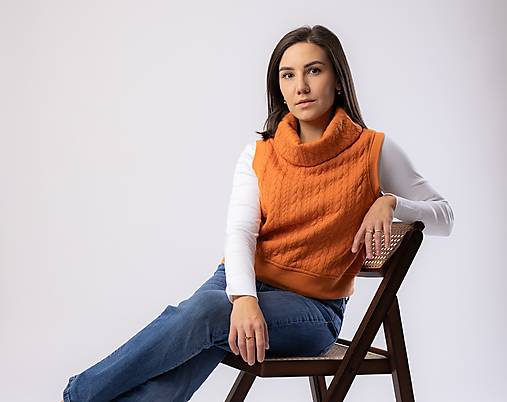 Svetre a kardigány - Roláková vesta DOTA (Oranžová) - 16930247_