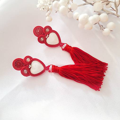 Náušnice - Šujtášové náušnice so strapcami RED HEART - 16939787_