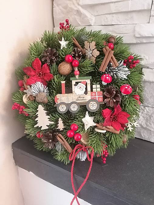 Dekorácie - Vianočný veniec s vlacikom 30cm - 16938847_