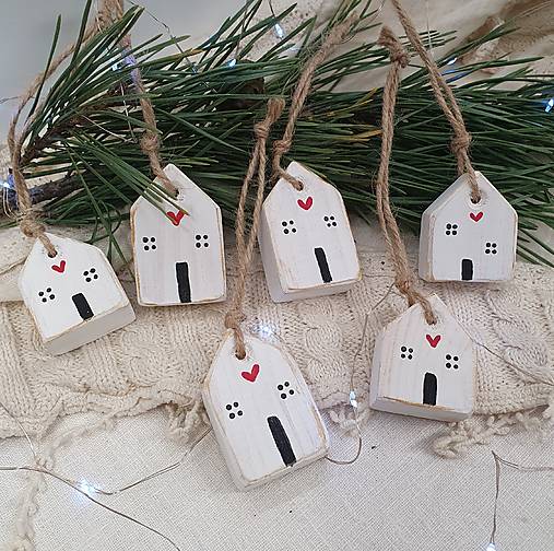 Dekorácie - Veselé drevené domčeky - 16940591_