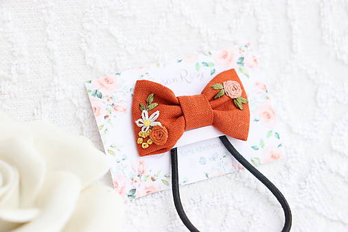 Detské doplnky - Vyšívaná mini mašlička Ľaliovka ♡ - 16941803_