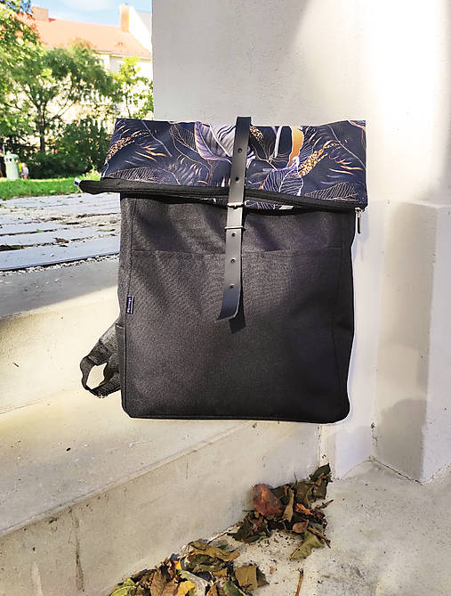 Batohy - Zoe roll top backpack zlaté listy - 16942381_