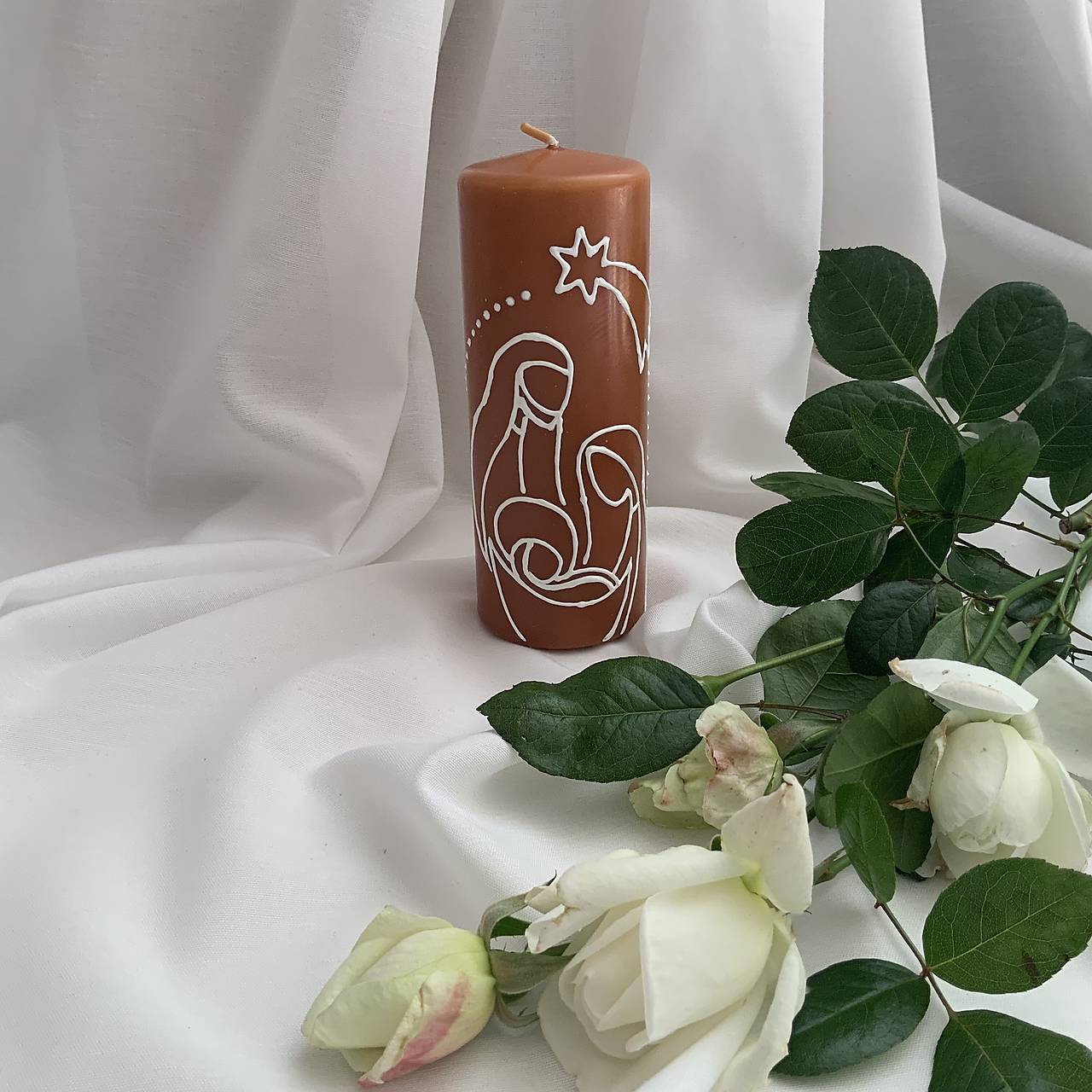 Maľovaná VIANOČNÁ svieca so Svätou rodinou (parafin / včelí vosk) (3)