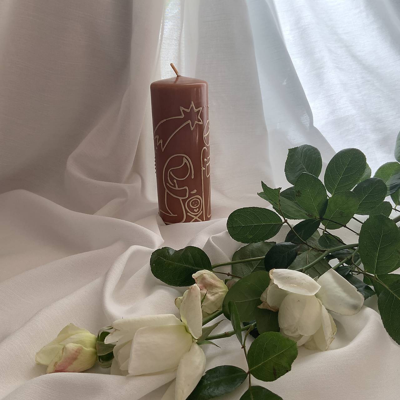 Maľovaná VIANOČNÁ svieca so Svätou rodinou (parafin / včelí vosk) (4)