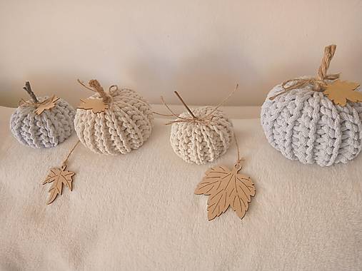 Dekorácie - Háčkovaná tekvička z bavlnenej šnúry  (Prírodná - priemer 12cm, výška 9cm) - 16945118_