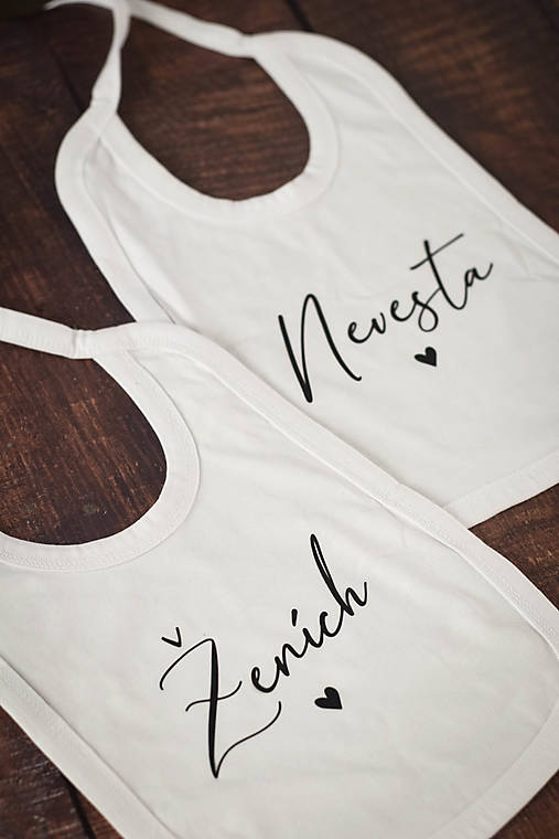 Iné doplnky - Svadobné podbradníky Nevesta & Ženích - čierny nápis - 16945255_