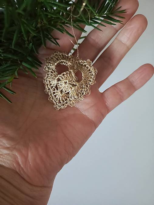 Dekorácie - Srdiečko háčkované (zlaté) - 16948708_