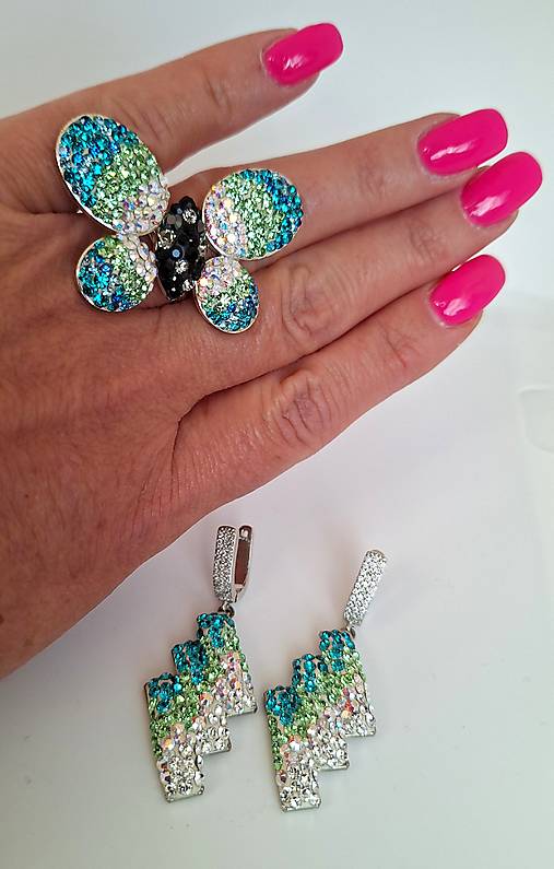 Sady šperkov - Ručne vyrábaná sada šperkov – nastaviteľný prsteň motýľ a visiace náušnice, Swarovski kryštály, antialergický kov - 16954957_