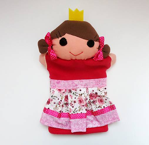 Maňuška princezná (v sukničke s ružami.)