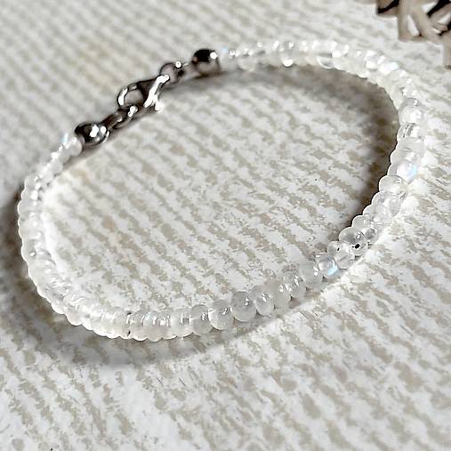 Moonstone Bracelet AG925 Rhodium Plated / Náramok mesačný kameň, striebro RH ródiované, E025