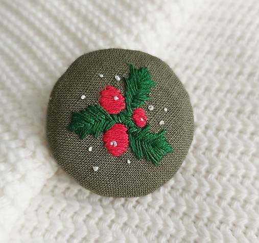 Brošne - Výšivaná vianočná brošňa (Cezmína) - 16971109_