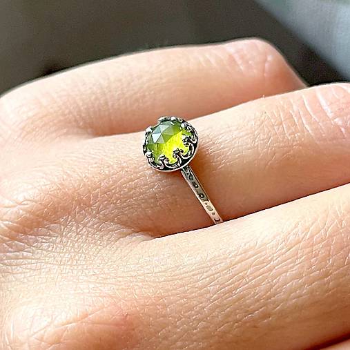 ZĽAVA 10% Natural Vezuvianite Filigree AG925 Silver Ring  / Strieborný prsteň s vezuvianom E004