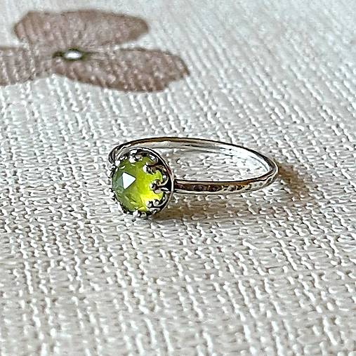 ZĽAVA 10% Natural Vezuvianite Filigree AG925 Silver Ring  / Strieborný prsteň s vezuvianom E004