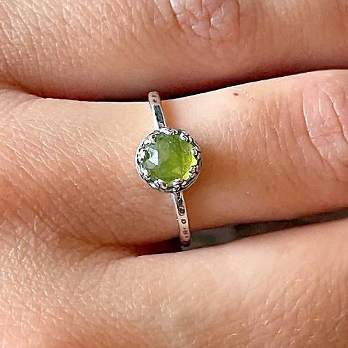 ZĽAVA 10% Natural Vezuvianite Filigree AG925 Silver Ring  / Strieborný prsteň s vezuvianom E004