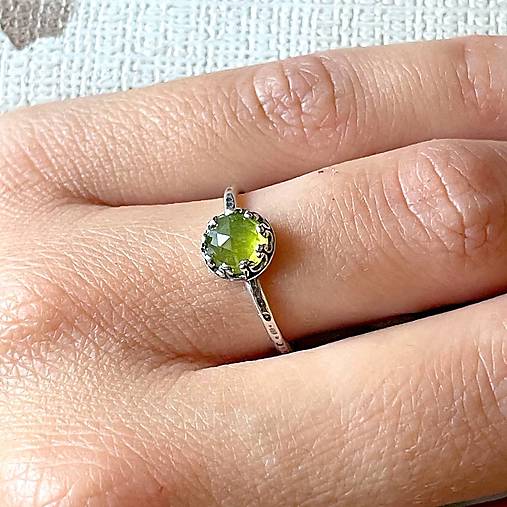 ZĽAVA 10% Natural Vezuvianite Filigree AG925 Silver Ring  / Strieborný prsteň s vezuvianom E004