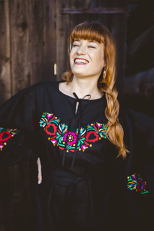 Šaty - Vyšívané ľanové šaty Čierna rozprávka - 16985557_