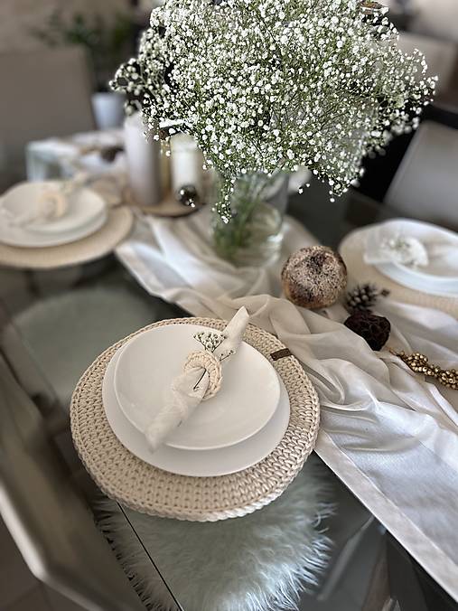 Úžitkový textil - Sada 4 ks - háčkované prestieranie smotanovej farby , priemer 33 cm - 16986088_