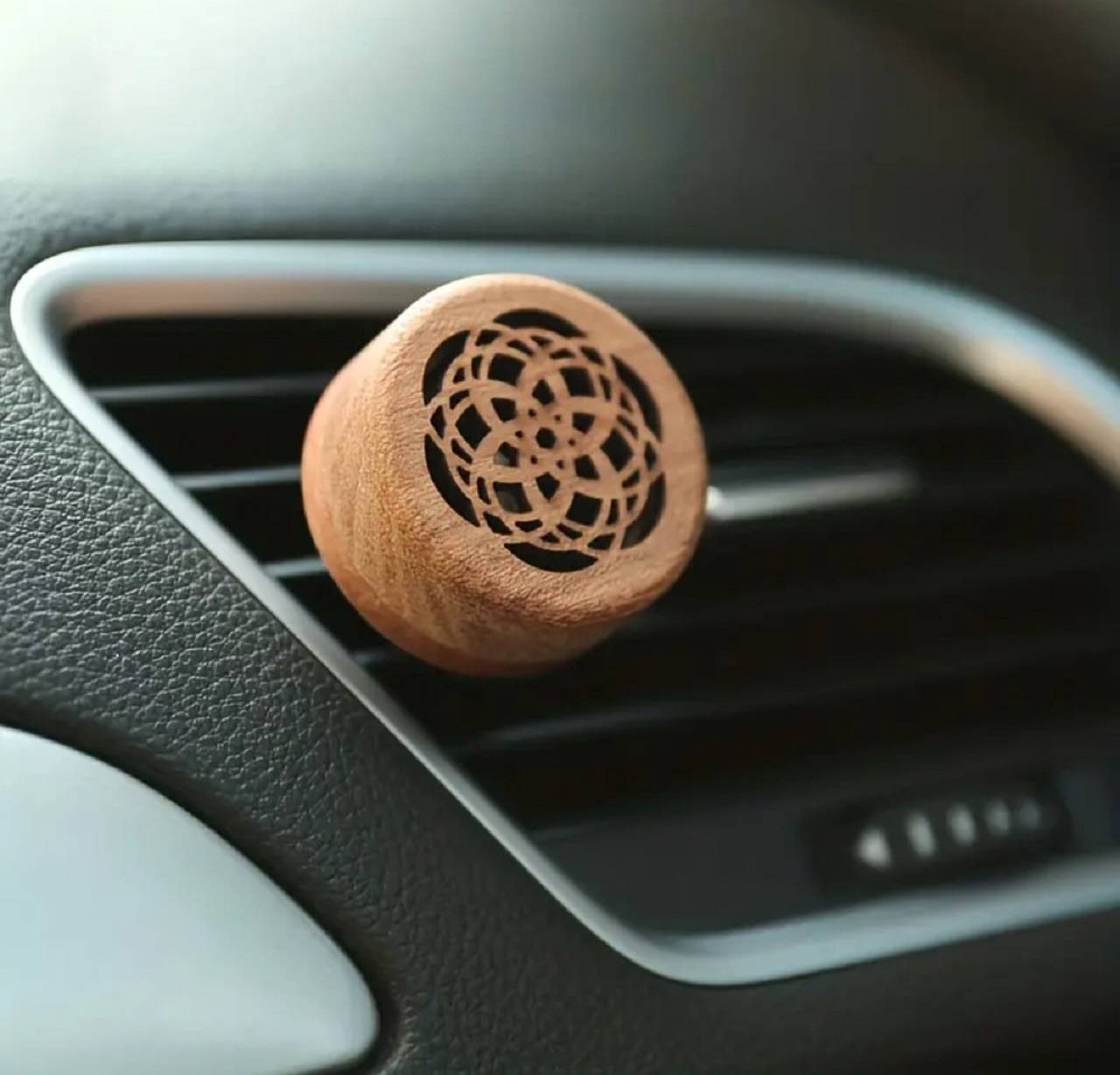 Osviežovač vzduchu drevený do auta, aromaterapia Mandala