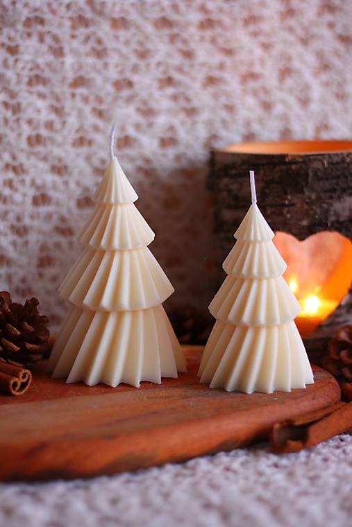 Sviečky - Vianočné adventné sójové sviečky Sada 4 kusov Vianočné stromčeky - 16988871_