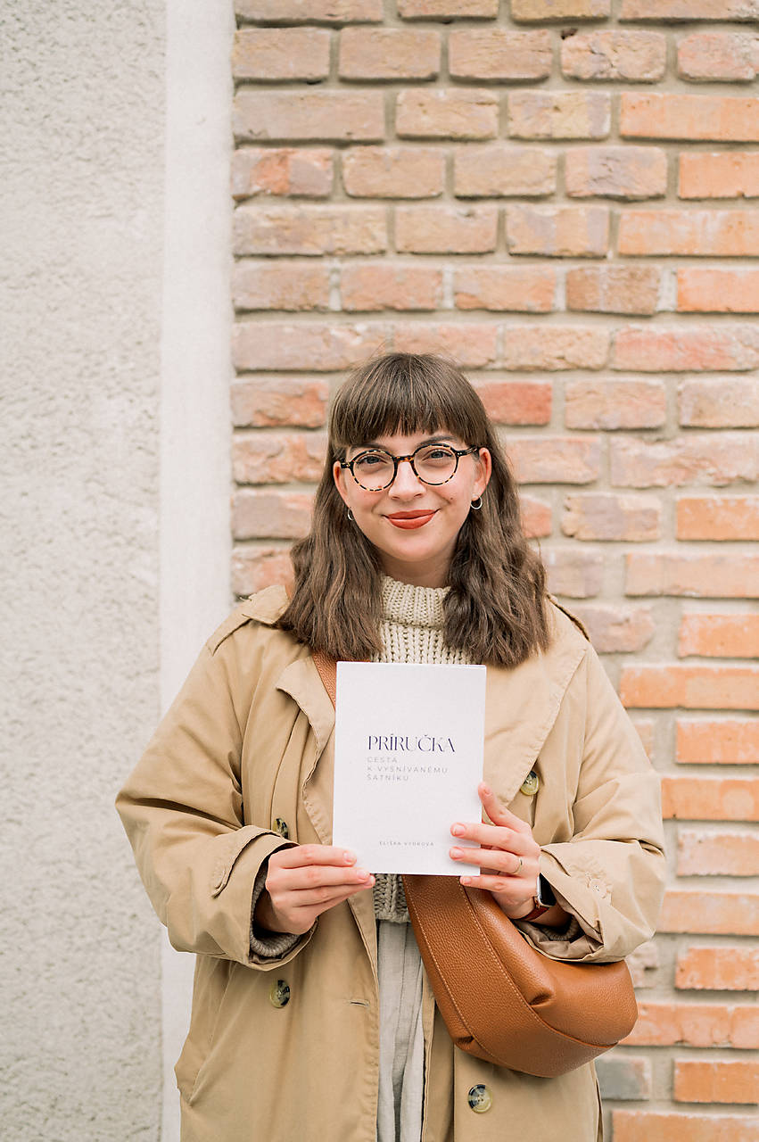 PRÍRUČKA: CESTA K VYSNÍVANÉMU ŠATNÍKU (TLAČENÁ VERZIA)