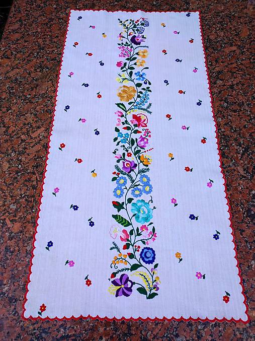 Úžitkový textil - Ručne vyšívaný obrus - behúň "Abov" PS63 obdĺžnik 115x56cm - 16992360_