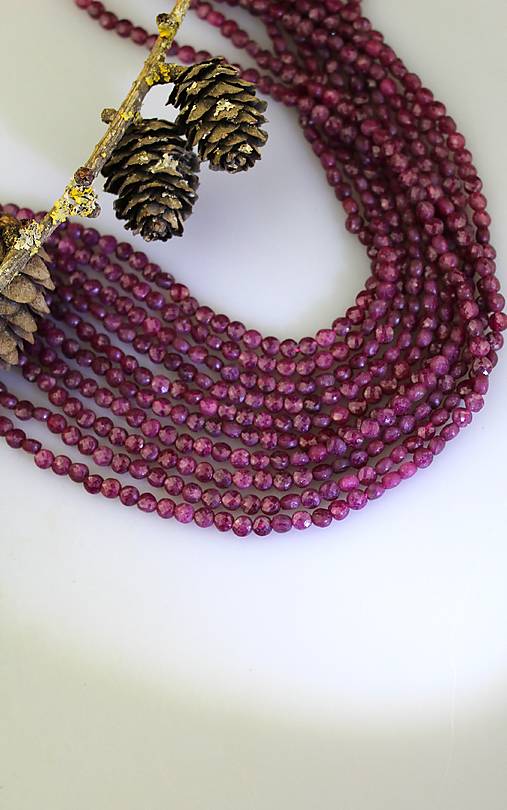 Minerály - rubín korálky 4mm (brúsený prírodný rubín disky) - 17004073_