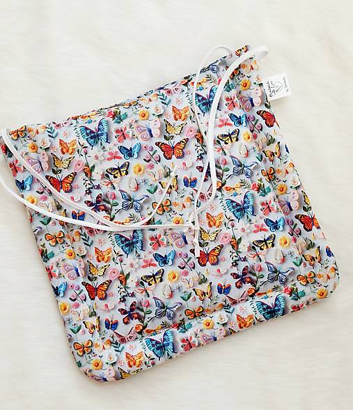 Úžitkový textil - Podsedák na školskú stoličku  (Motýle) - 17001318_