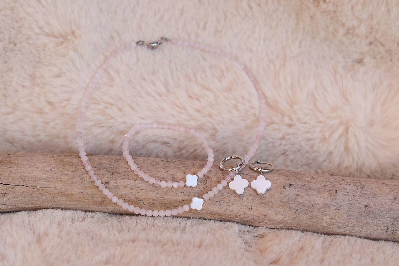 Choker z minerálu ruženín, perleť