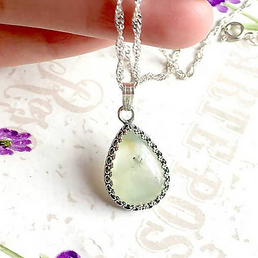 Natural Prehnite Filigree Pendant AG925 / Strieborný prívesok s prírodným prehnitom A0003