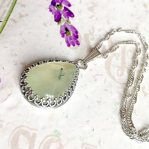 Natural Prehnite Filigree Pendant AG925 / Strieborný prívesok s prírodným prehnitom A0003