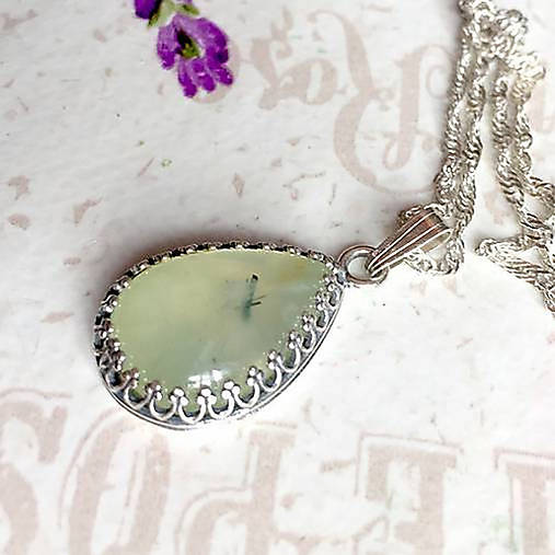 Natural Prehnite Filigree Pendant AG925 / Strieborný prívesok s prírodným prehnitom A0003