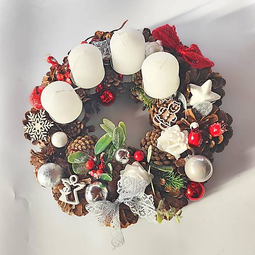 Adventný veniec červeno-čierno-strieborný – originálna ručná tvorba