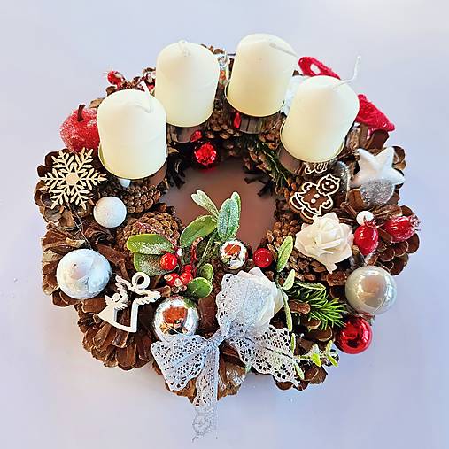 Adventný veniec červeno-čierno-strieborný – originálna ručná tvorba