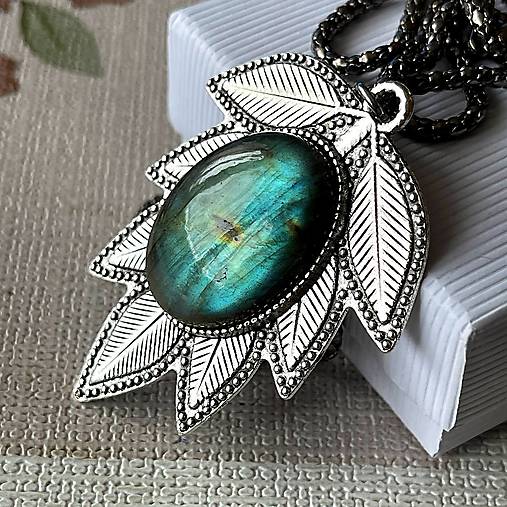 Labradorite Leaf Necklace / Náhrdelník s labradoritom H0034