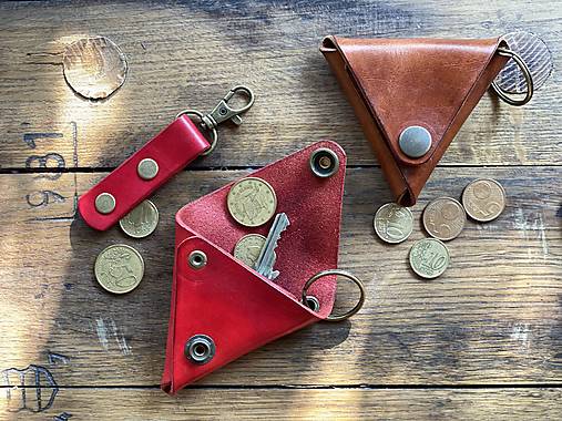 Peňaženky - Kožený TROJUHOLNÍK..na mince Spanish Brown - 17027551_