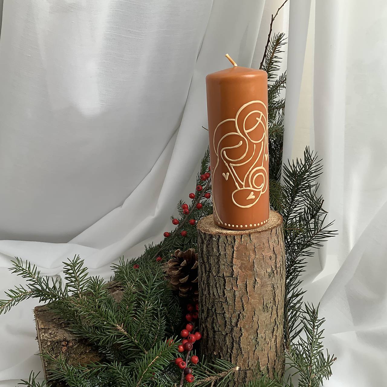 Maľovaná VIANOČNÁ svieca so Svätou rodinou (parafin / včelí vosk) (1)